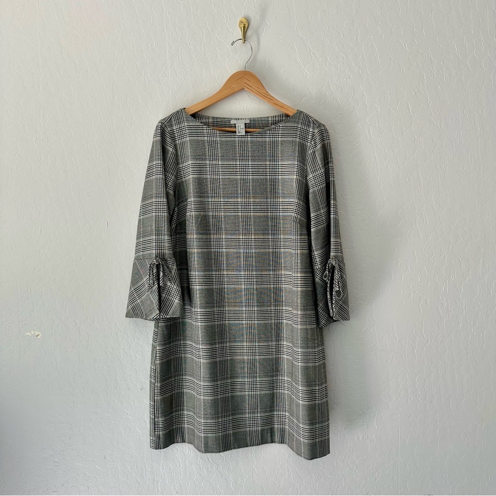H&M Gray and White Plaid Sheath Dress with Three-Quarter Sleeves